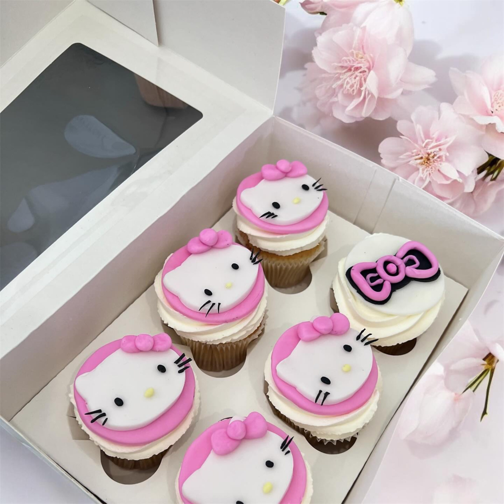 6 Cupcake avec décorations en pâte à sucre